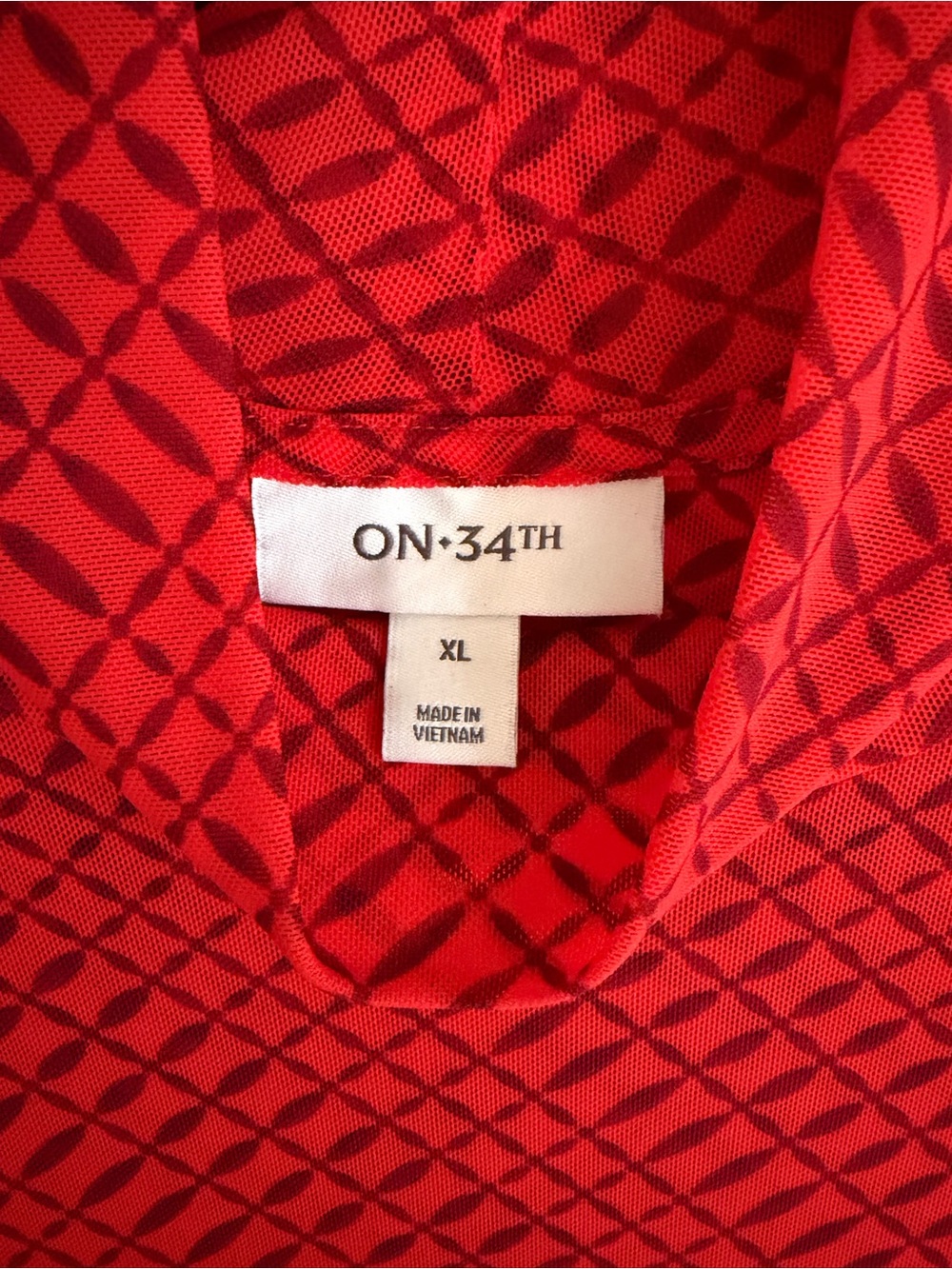 Cool Red Patterned Long-Sleeve Top - Picture 2 of 5